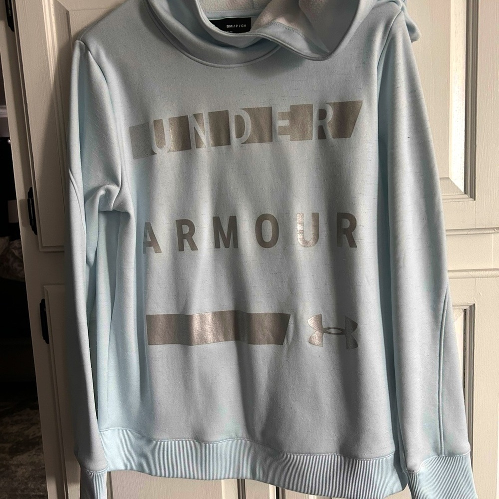 Under Armour Sky Blue Sweatshirt with Metallic Accents Cold Gear